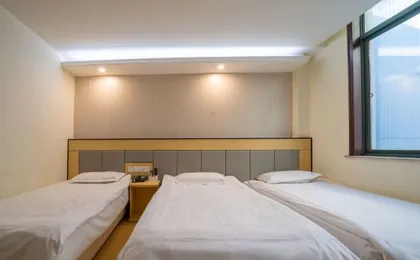Super 8 Hotel (Shanghai Longwu Road)