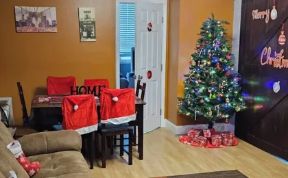 Highrise DTWN 3 Bed Condo w King Bed