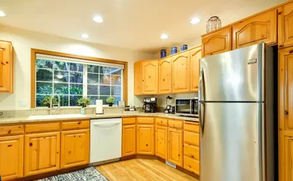 Milwaukie Home w/ Covered Porch: Dogs Welcome!