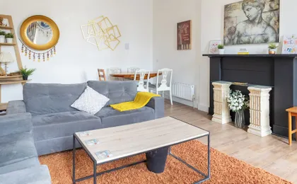 Bright High-ceiling 2BD Flat - Central Edinburgh!