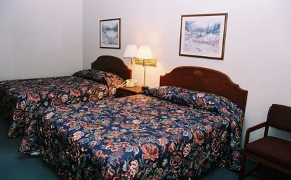 Benny's Colville Inn