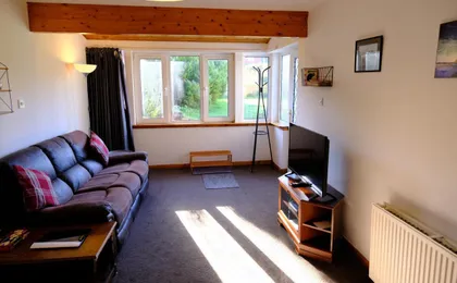 Lovely 1-Bedroom Apartment with Free Parking