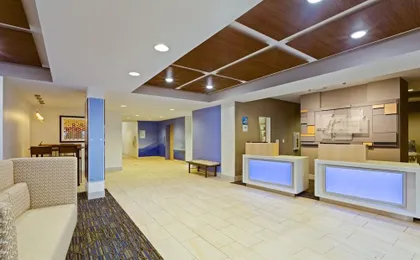 Holiday Inn Express & Suites Tavares - Leesburg