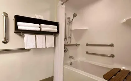 Country Inn & Suites by Radisson, Brooklyn Center, MN
