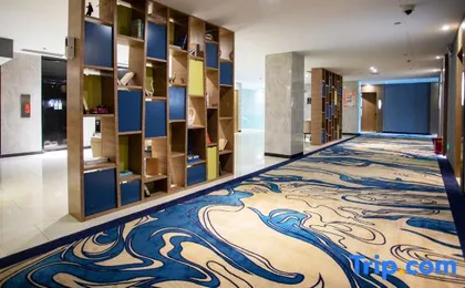VX Hotel (Shanghai Hongqiao Airport/National Exhibition and Convention Center)