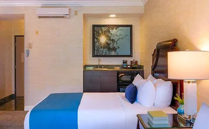 Ayres Suites Diamond Bar