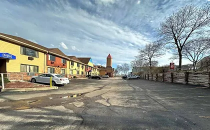 Rodeway Inn & Suites Madison East
