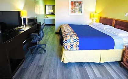 Newnan Lodge