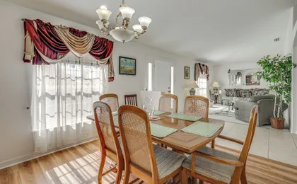 8 Mi to Sea! Snowbird Haven w/ Porch in Palm Coast