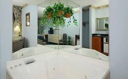 Quality Inn & Suites I-35 E/Walnut Hill