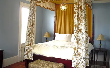 Bellevue Manor