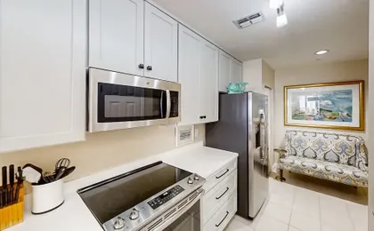 Luxurious Oceanfront Condo With Private Balcony, 2 Pools, and Beach Access