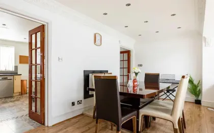 Cosy 3 Bedroom House in Kingston