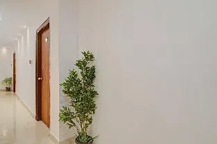 Super Oyo Townhouse 1185 Rcc Pride