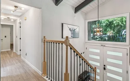 Modern Forest Escape, Near Lake Stevens & Hikes