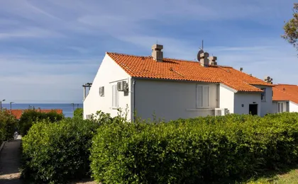 Lady L Sea View Studio