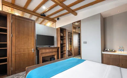 F&F HOTEL