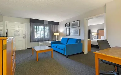 Howard Johnson by Wyndham Sacramento Downtown