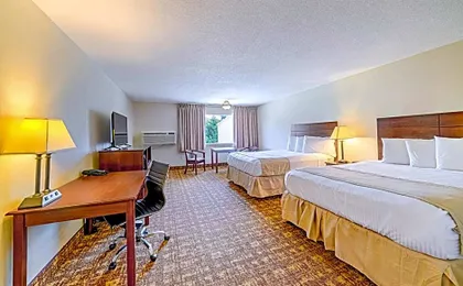 Town & Country Inn & Resort