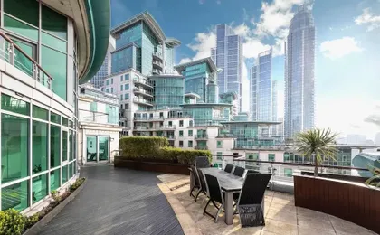 The English Rose Luxury 3 bed With Private Terrace - by Out of Office Lifestyle