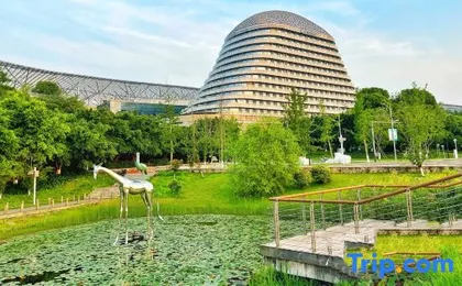 Huarong Hotel