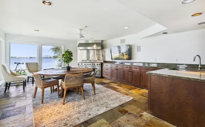 Amazing Bay by Ryson Vacation Rentals