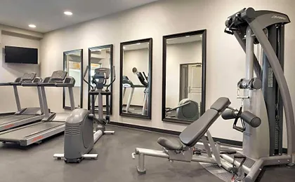 Country Inn & Suites by Radisson, Indianola, IA