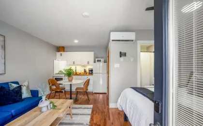East End Studio Close to Houston Hotspots