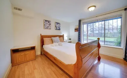 6 Mi to Downtown Seattle: Step-free Apt w/ Patio