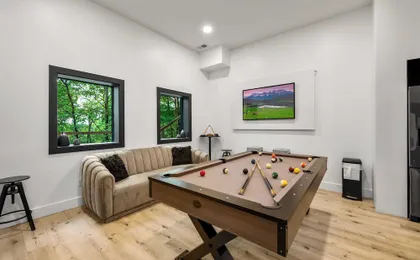 Indoor Heated Pool, Hot Tub, Game Room, Firepits & Outdoor Play Near Dollywood + National Park Trails 2 Firefly Mountain Suites by Avantstay
