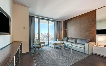 Palms Place- Strip View- High floor- Free parking
