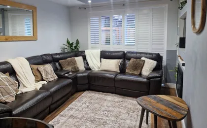 3 bed House, Sleeps 5, Near Airport and Town, Outside Parking Free
