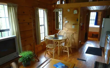 Engadine Inn & Cabins