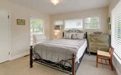 Grants Pass Getaway w/ Expansive Deck!