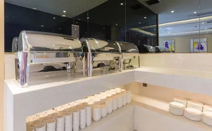 Lavande Hotel Beijing Daxing Airport Xincheng Subway Station