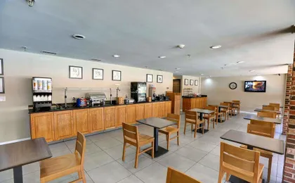 Country Inn & Suites- Charlotte Airport