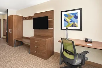 Holiday Inn Express & Suites Suisun City