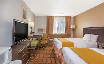 Umpqua Valley Hotel