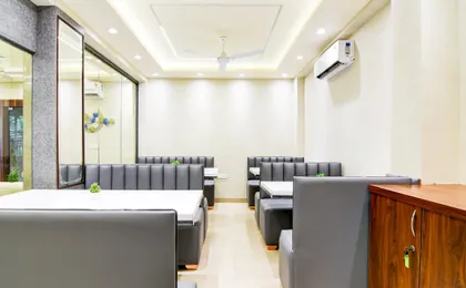 Super Townhouse Kaikhali Near Airport