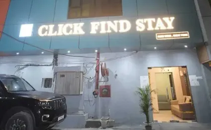 Click Find Stay Orderly Bazar