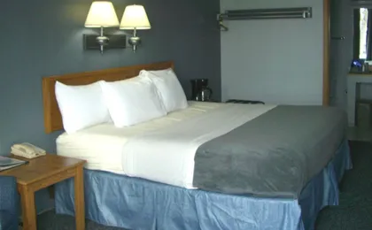 Quail's Nest Inn & Suites