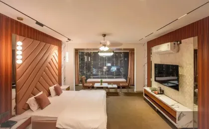 Majestic Inn