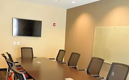 TownePlace Suites by Marriott Lawrence Downtown