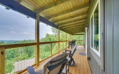 Gorgeous Gatlinburg Cabin: Large Deck & Hot Tub!