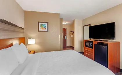 Clarion Pointe Racine - Mount Pleasant