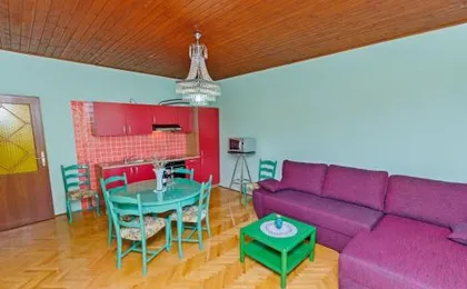 Apartments Mladenka