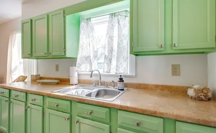 Lakes, Whiskey & More! Charming Home in Tullahoma