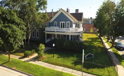 The Diplomat Bed & Breakfast (Adults only)