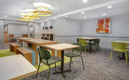 Spark by Hilton Rochester University Area (H)