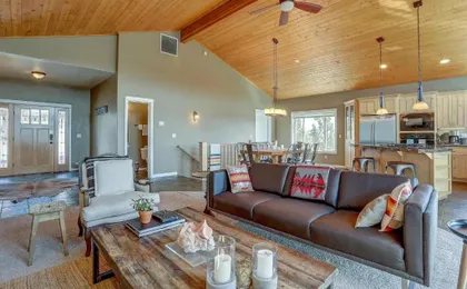Golden Butte 4 Bedroom Home by RedAwning